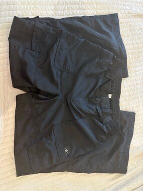 ALO Yoga High-Waist Puffer Joggers in Black